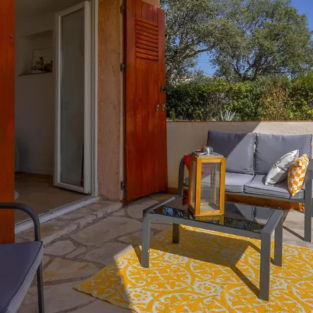 Villa Rez De Avec Jardin Vue *