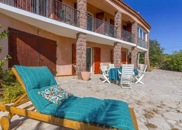 Rez De Avec Jardin Vue * Fréjus