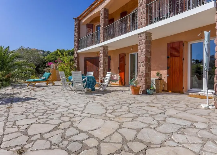 Rez De Avec Jardin Vue Villa