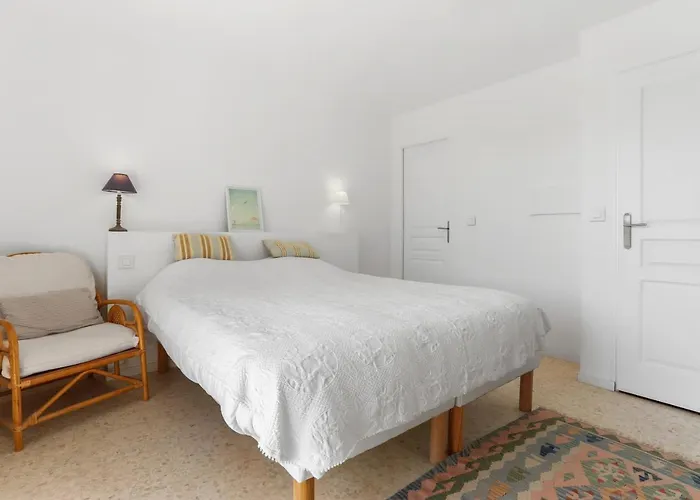 Rez De Avec Jardin Vue Villa *