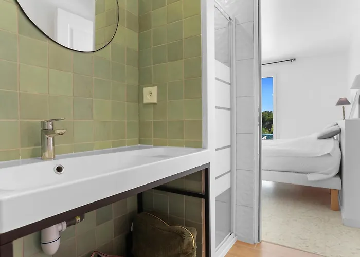 Rez De Avec Jardin Vue Villa