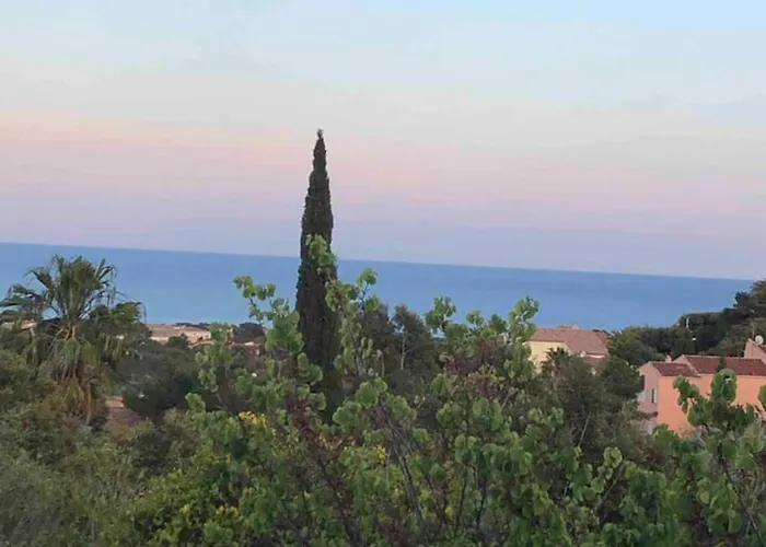 Villa Rez De Avec Jardin Vue *